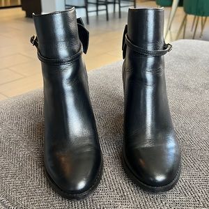 Banana Republic black bow boots 6.5